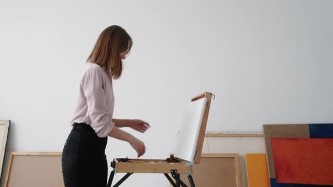 艺术过程女画家创作灵感