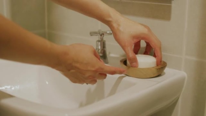使用有机汤洗手时环保