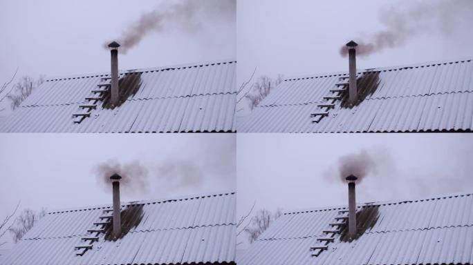 在冬天，在晴朗的天空的背景下，炉灶的烟雾从澡堂屋顶的烟囱中升起。屋顶被雪覆盖。烟囱里冒出一股烟。