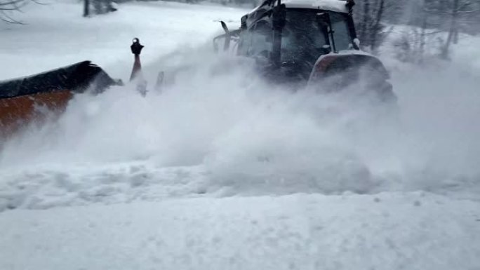 除雪拖拉机