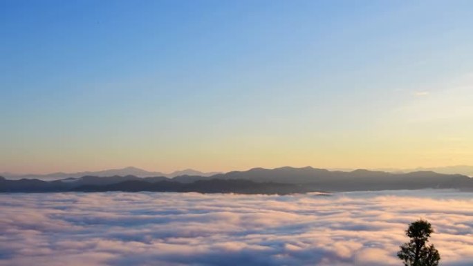 雾海高山峰山脉连绵翻滚