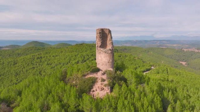 位于西班牙加泰罗尼亚巴塞罗那普尔文斯卡斯堡的摩尔人了望塔。它的历史可以追溯到11世纪