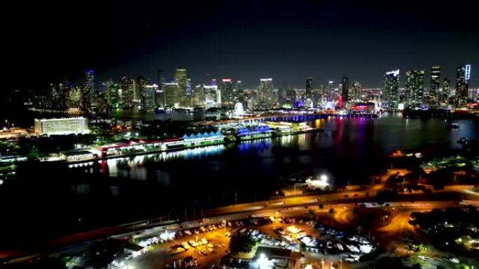 威尼斯群岛4k佛罗里达州迈阿密的夜间无人机视图