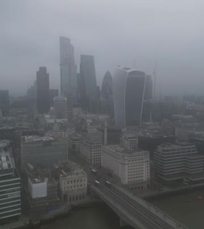 伦敦金融城是世界领先的金融中心之一。此视图包括42号塔楼Gerkin，Willis大楼，塔楼证券交易