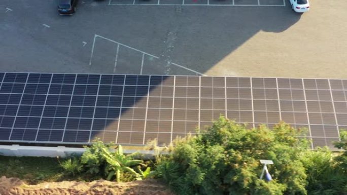 太阳能电池板遮蔽的停车场