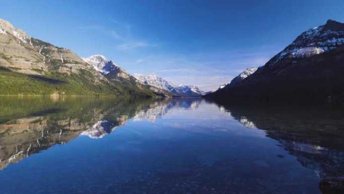 加拿大艾伯塔省沃特顿湖国家公园的沃特顿湖