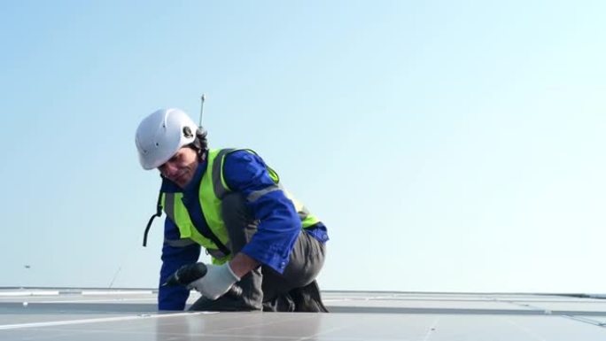 负责太阳能电池板安装的工程师目前正在调查将太阳能转换为仓库的电力的安装。