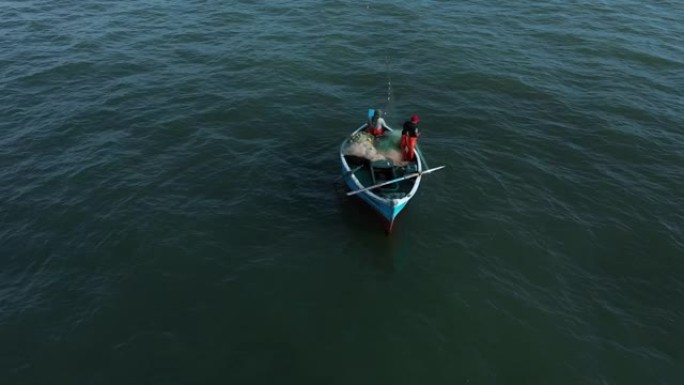 传统渔船的风景。自我维持的概念。手工捕鱼当地生活