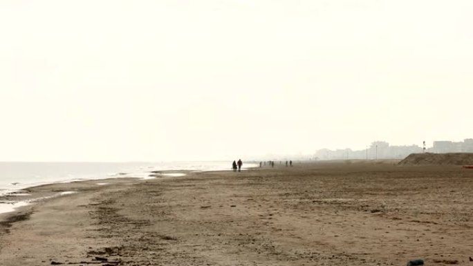 里米尼海滩在冬天