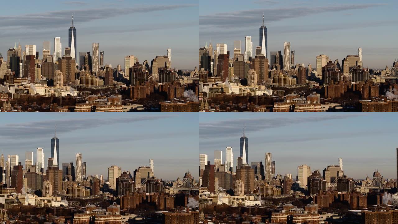 曼哈顿中城自由塔在布鲁克林住宅区的远程视图，带有项目房屋建筑。具有电影平移和宽轨道摄像机运动的无人机