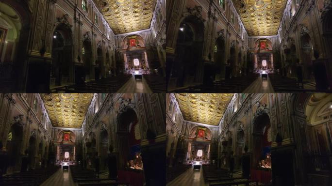 那不勒斯-圣玛丽亚德尔胭脂红大教堂的内部概述