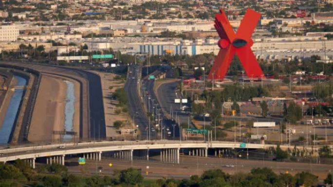 墨西哥华雷斯城的美墨边境过境点-德克萨斯州埃尔帕索: 10号州际公路