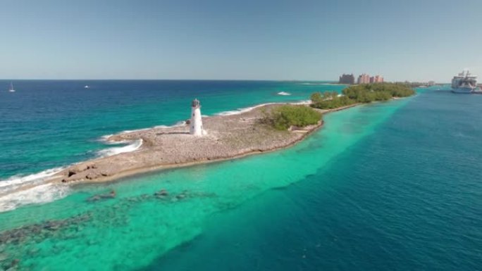 巴哈马拿骚天堂岛拿骚港灯塔的无人机航拍画面
