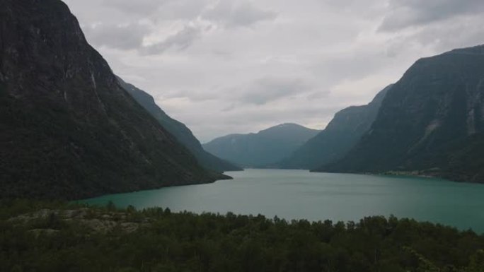 挪威湖泊的风景水域美景北欧之美湖边风光