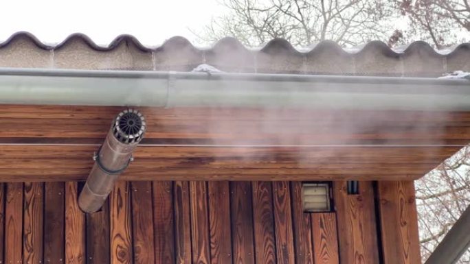 冬季在木制谷仓中排放烟气的通风孔