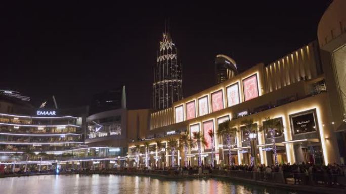 迪拜购物中心的夜间景观，迪拜，迪拜，阿联酋