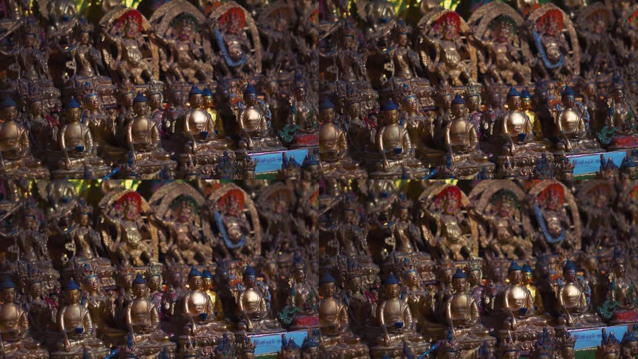 在印度喜马al尔邦Tandi附近的Tupchiling修道院拍摄了许多小佛陀雕像的特写镜头。修道院内