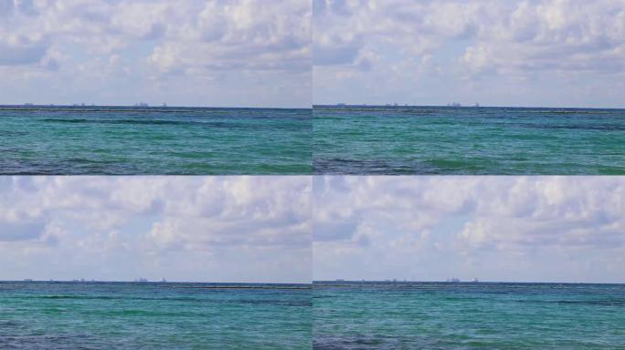 墨西哥海滩热带景观全景科苏梅尔岛城市景观，墨西哥卡门海滩清澈的碧蓝水。