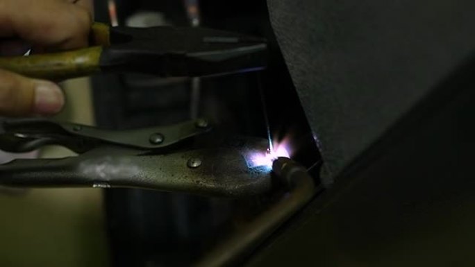 防火高温铜管的焊接，用于制冷维修。