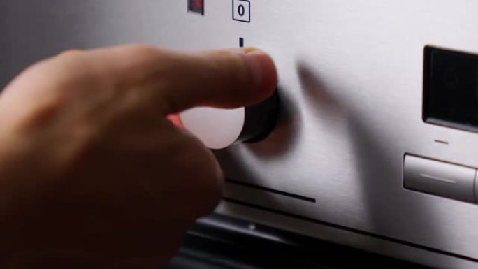 烤箱温度控制旋钮。烹饪模式或烤箱温度。选择性聚焦