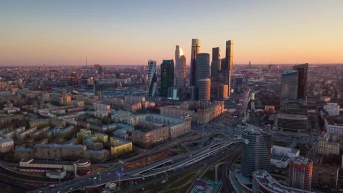 日落天空莫斯科城市交通街空中城市景观全景4k延时俄罗斯