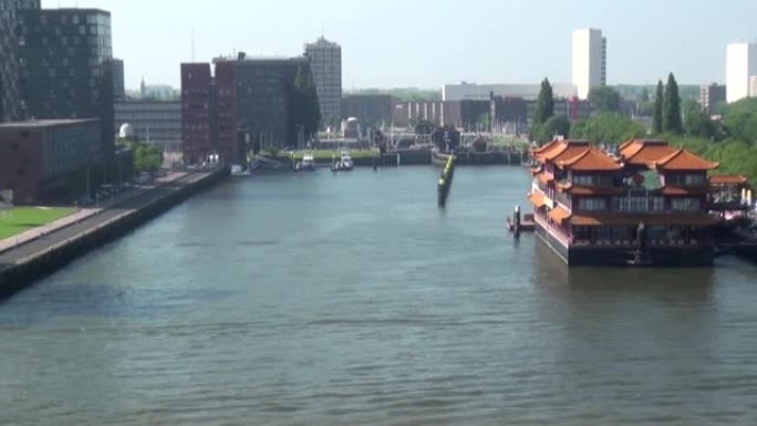荷兰，鹿特丹-远离鹿特丹港。2012年6月21日