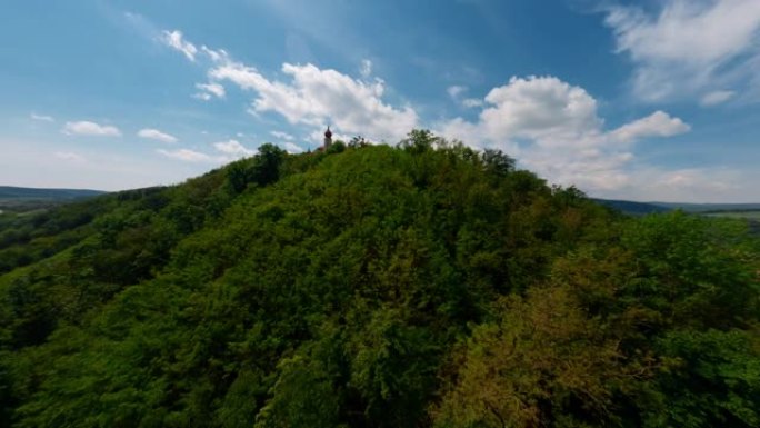 FPV Rising High揭示了g ö ttweig修道院独特的建筑，奥地利克雷姆斯