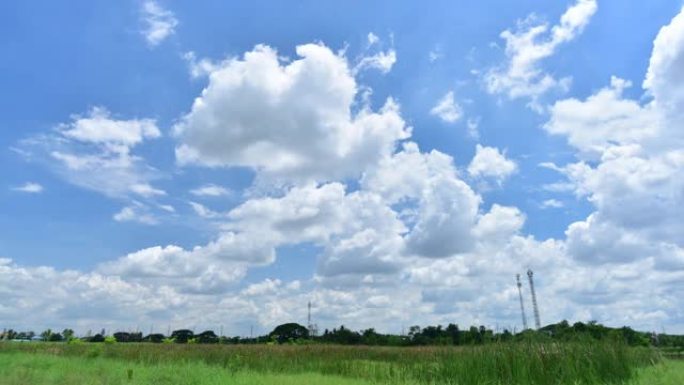 天空中移动的云在一个美丽的农场在自然时间推移