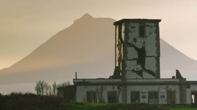 亚速尔群岛地震摧毁的灯塔的美丽中等特写