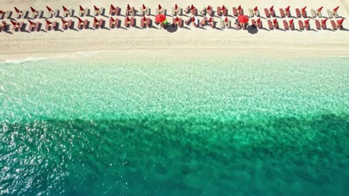 希腊爱奥尼亚岛凯法利尼亚岛安蒂萨摩斯海滩鸟瞰图