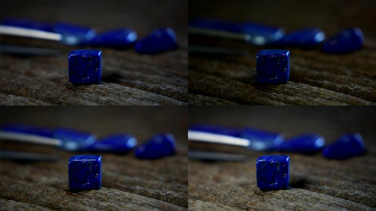 青金石美丽的天然蓝色宝石制作珠宝