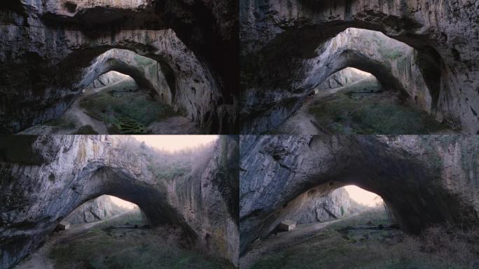 保加利亚北部洛维奇镇附近的Devetashka洞穴内的无人机视图