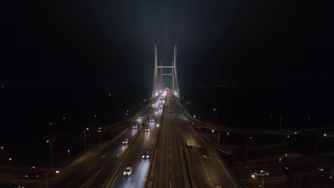 空中交通城市桥路夜间汽车行驶悬索桥