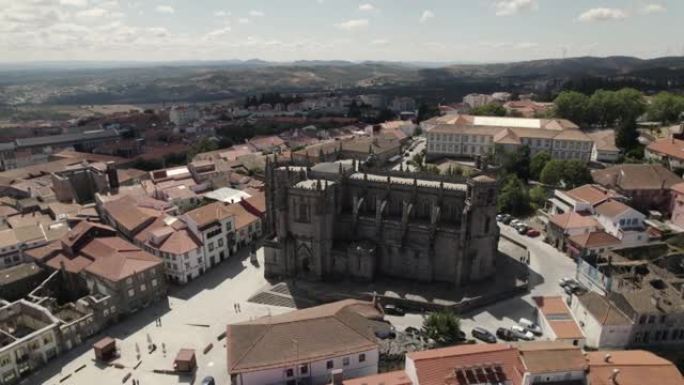 葡萄牙瓜尔达大教堂的空中平底锅