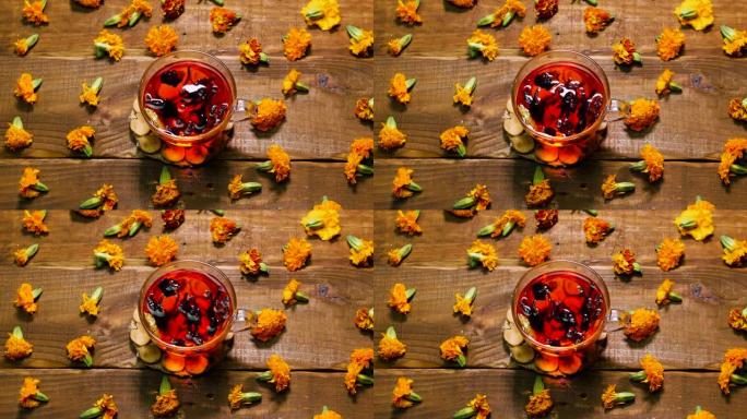 万寿菊花的抗氧化红茶俯视图，感冒茶。自然疗法饮料清除体内毒素