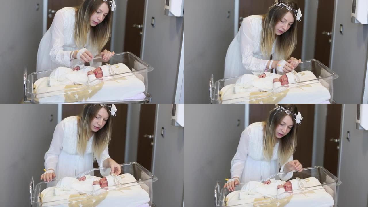 在医院与母亲一起打盹的婴儿-4k分辨率