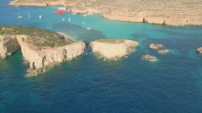 马耳他科米诺岛附近的蓝色潟湖