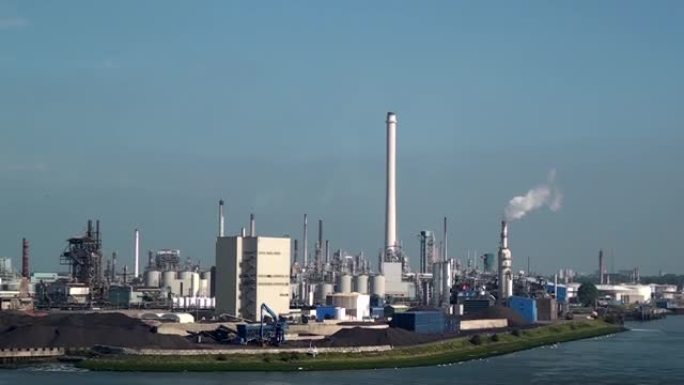 荷兰鹿特丹工业区Maasvlakte。2012年6月21日
