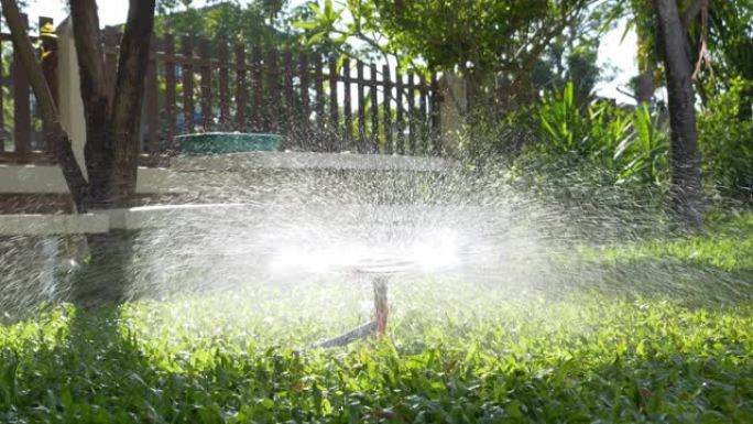 室外洒水器。