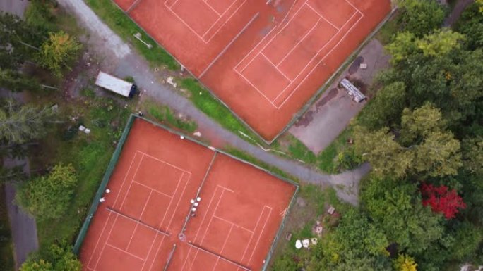 公园里的多个空网球场。无人机射击