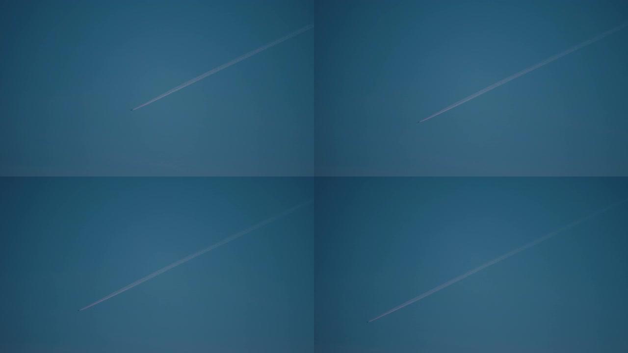 蓝天中的飞机轨迹