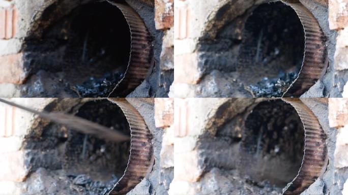 清除供暖季节烟囱管道上形成的焦油和碳沉积物