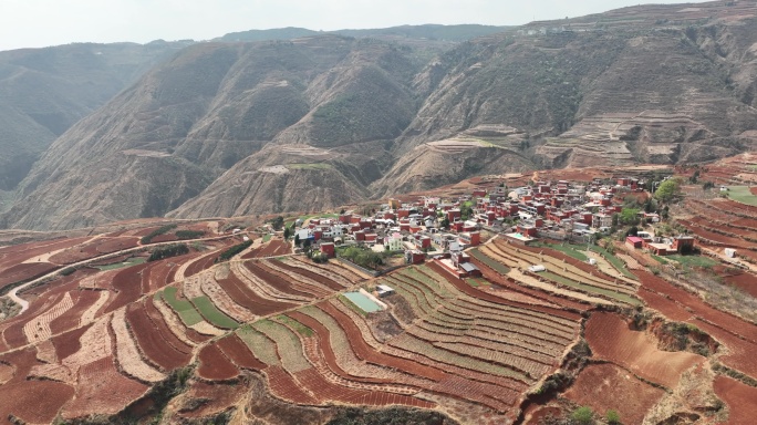 航拍东川红土地落霞沟