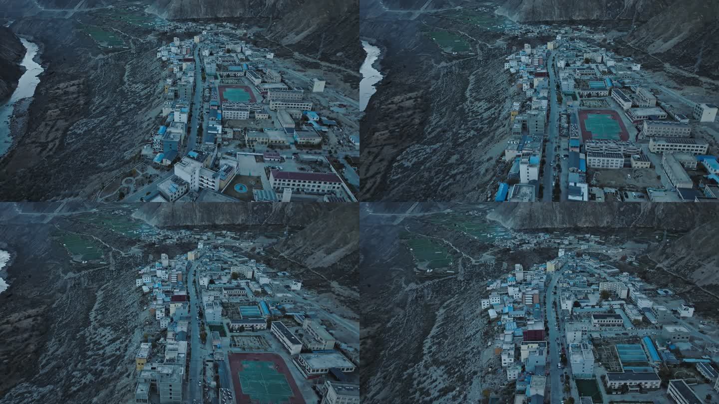 西藏林芝丙察察察瓦龙清晨的县城
