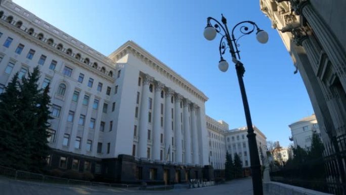 乌克兰的主要政治建设:乌克兰的行政管理，慢动作