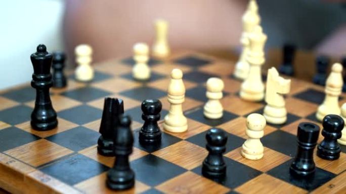 在家一起下棋在家一起下棋