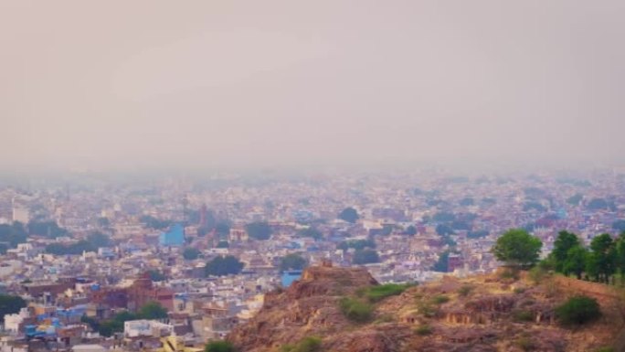 焦特布尔的蓝色城市，梅兰加尔堡和Jaswant Thada。焦特布尔、拉贾斯坦邦,印度。卧式锅