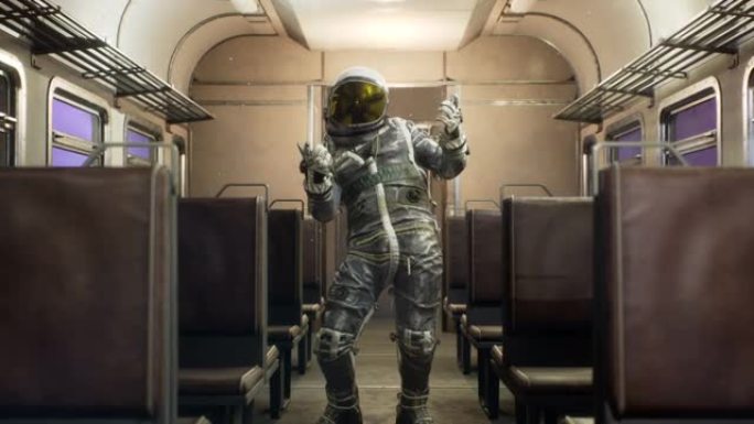 一名宇航员用手指指着一列超光速飞行的星际列车。幻想太空旅行的概念。该动画非常适合太空，幻想和科幻背景