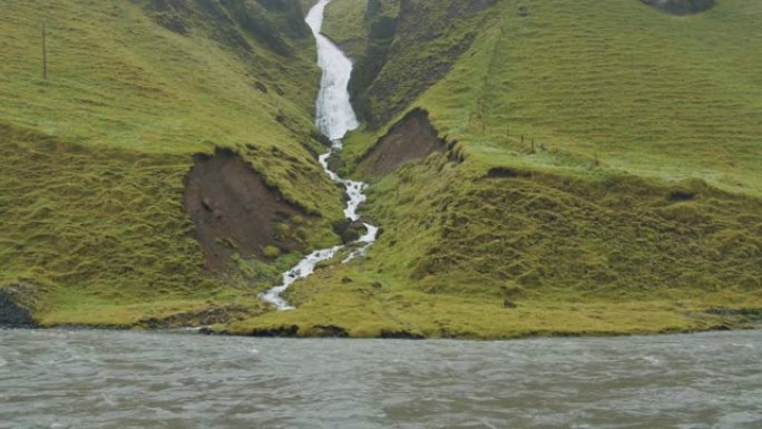 冰岛南部海岸Fjadrargljufur附近的未知冰岛瀑布