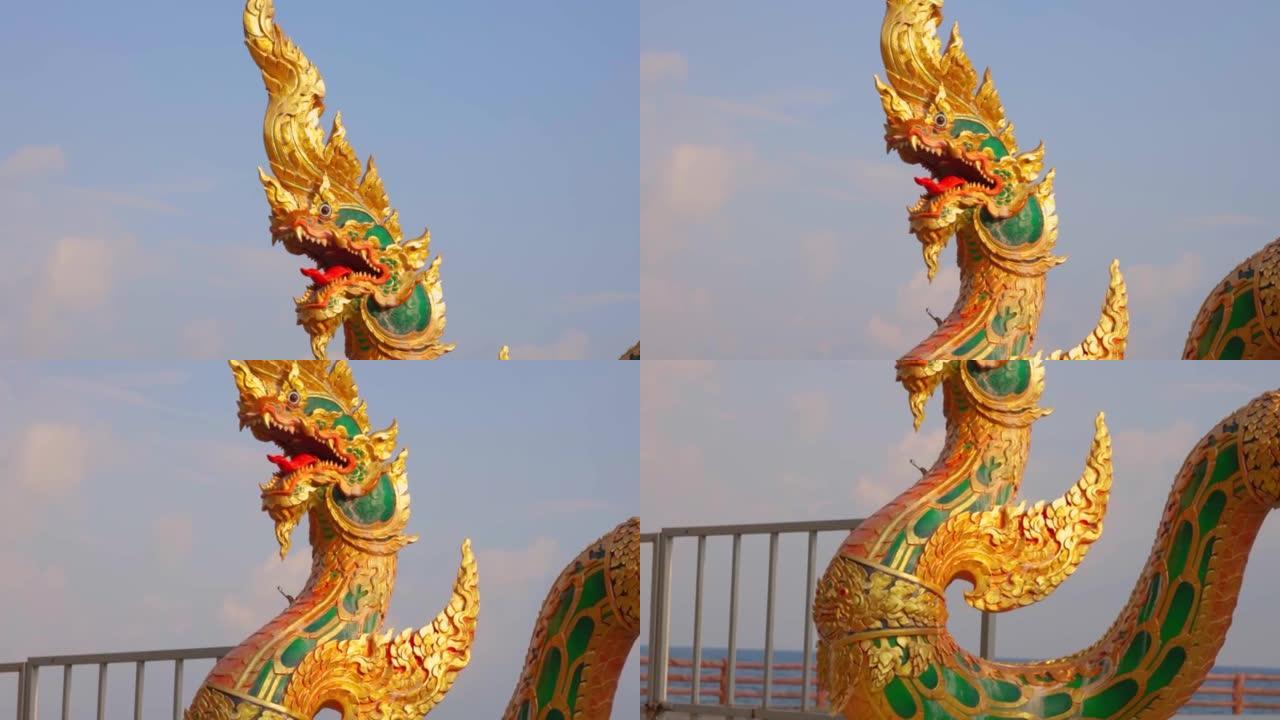 泰国苏梅岛巴德寺的金龙雕像